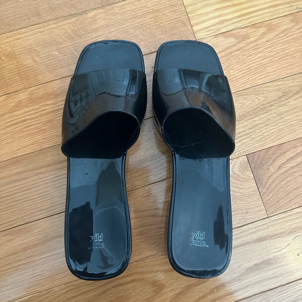 Size 10 Wild Fable plastic/rubber mules